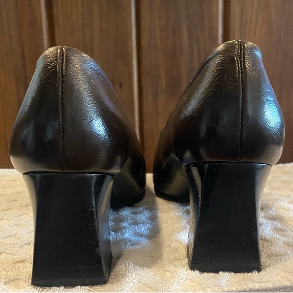 Stuart Weitzman Vintage Leather Pumps Sz 7 1/2 N - Picture 3 of 7